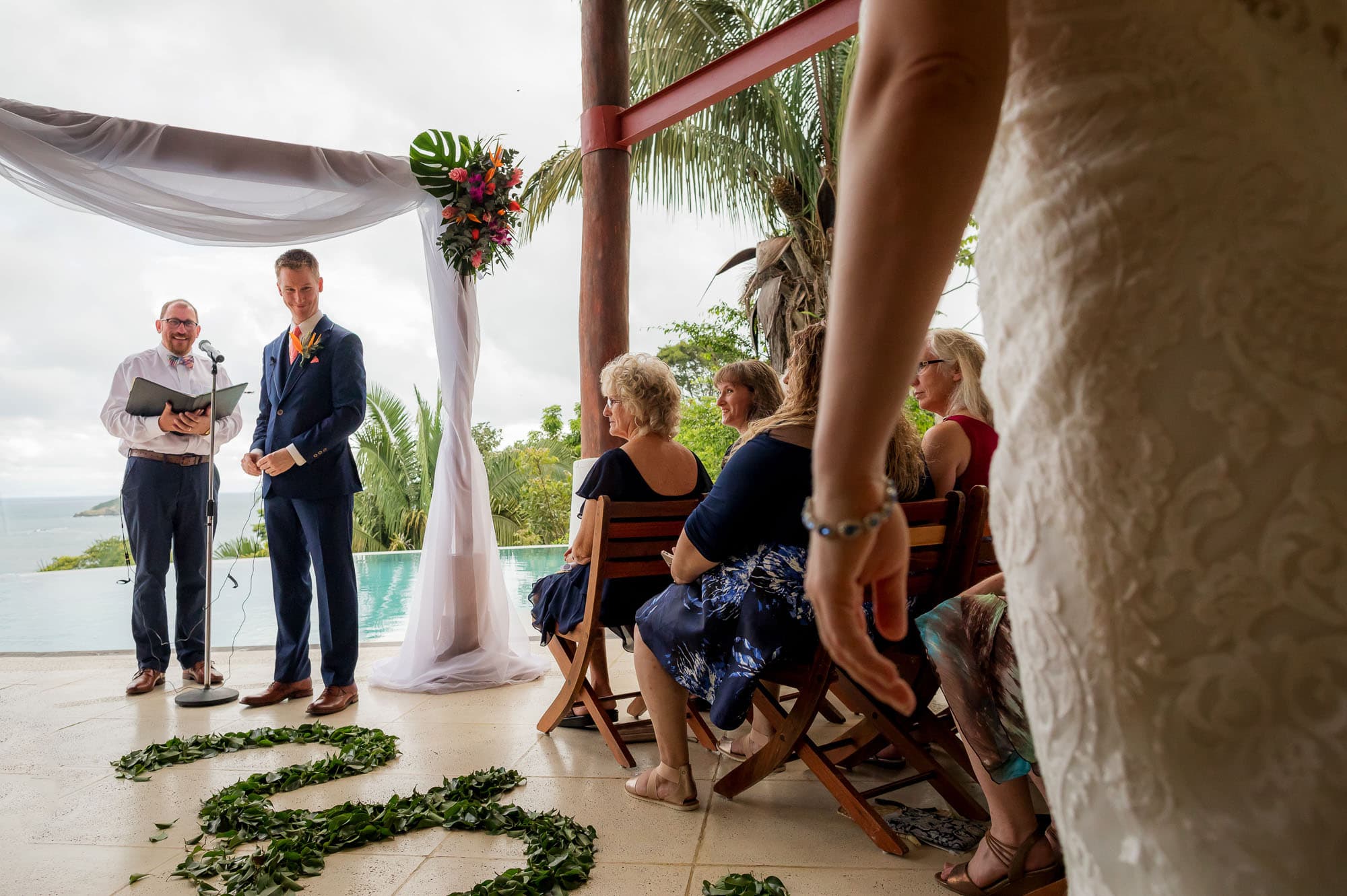 groom seeing bride for first time in costa rica