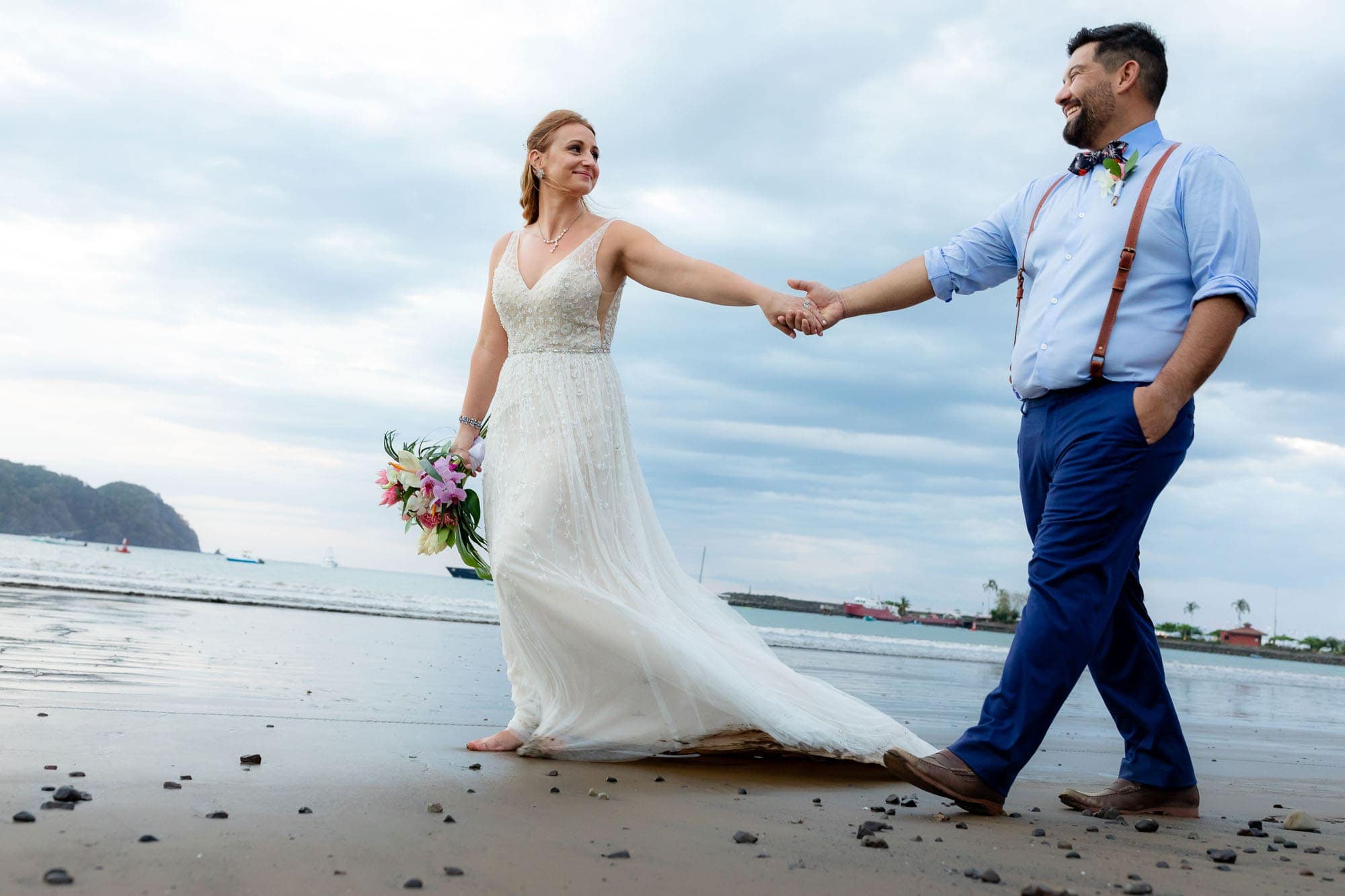wedding couple on beach