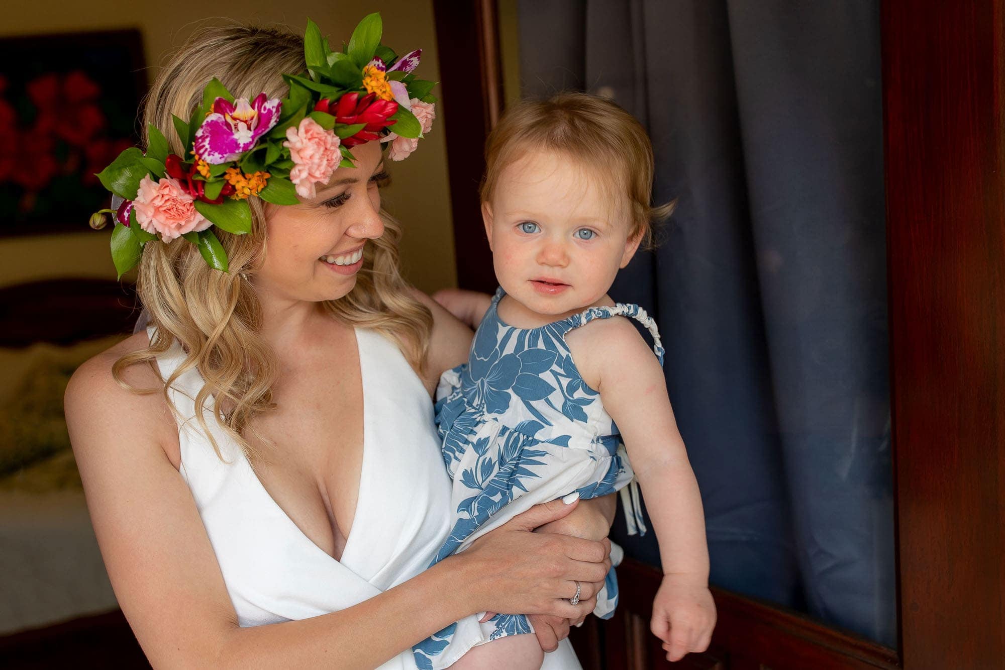 bride with her 1.5 year old daughter