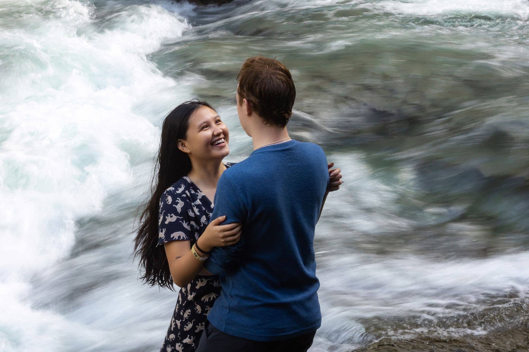 engagement photos at waterfalls