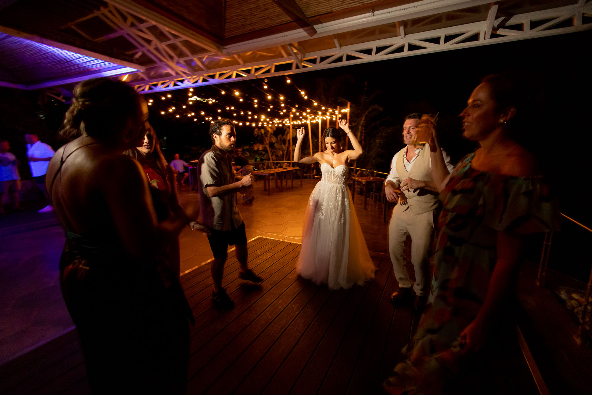 plan a wedding in Costa Rica and enjoy a tropical evening of fun!
